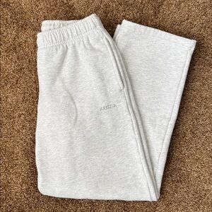 Aritzia Mega Fleece Straight Leg Sweatpants